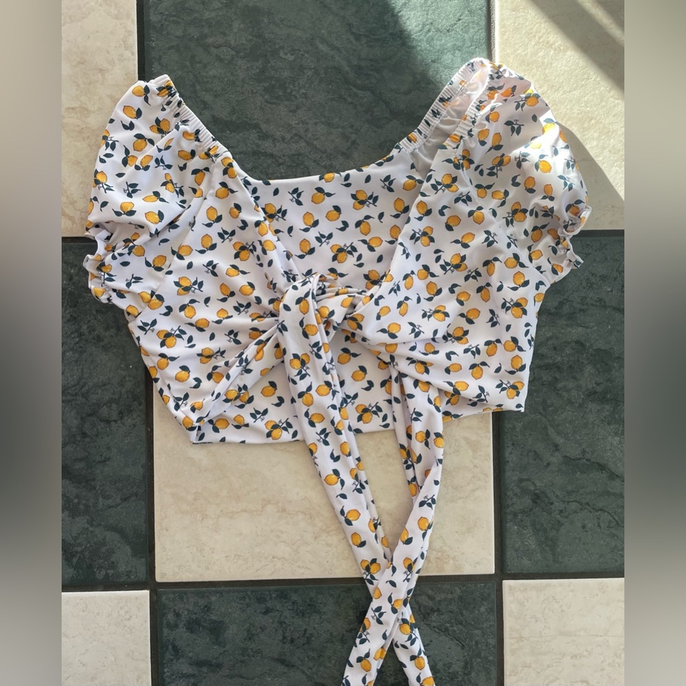 Tie-front lemons top